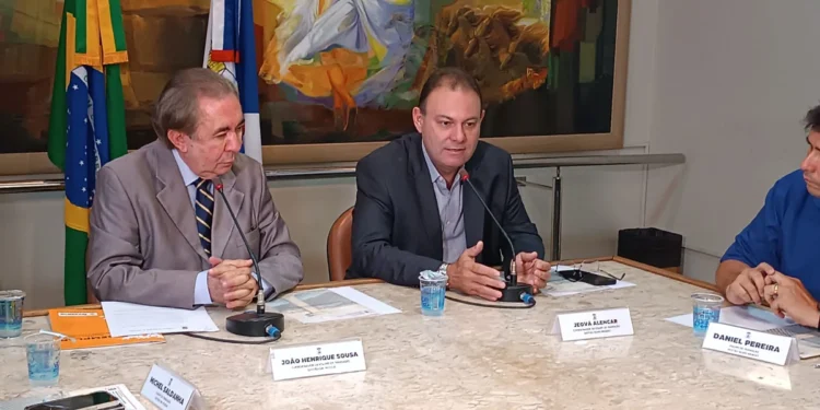 Transição em Teresina: Primeira reunião marca preparação para a nova gestão de Sílvio Mendes