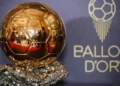 A votação da Bola de Ouro é um processo detalhado que envolve critérios específicos e a participação de jornalistas de diversos países.