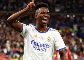 Vini Jr Brilha em Noite de Gala: “A Caminho da Bola de Ouro”, Dizem Jornais Internacionais