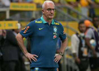 Seleção Brasileira sob Críticas Internacionais após Novo Empate nas Eliminatórias