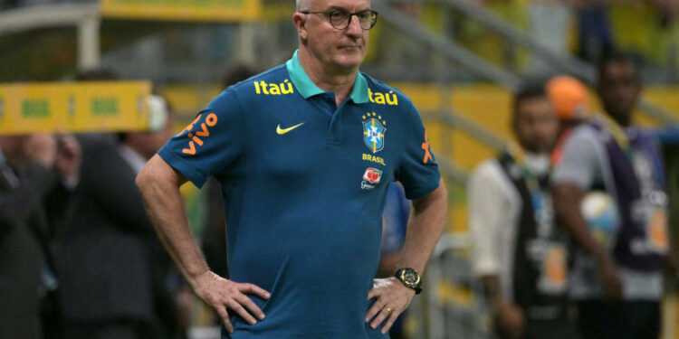 Seleção Brasileira sob Críticas Internacionais após Novo Empate nas Eliminatórias