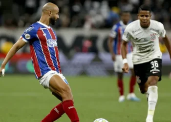 Corinthians e Bahia se enfrentam por vaga na Libertadores em duelo decisivo