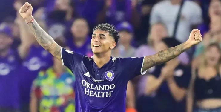 Facundo Torres: O Atacante Uruguaio na Mira do Palmeiras para 2025