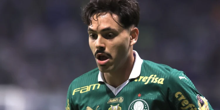 Maurício brilha em estreia, e Palmeiras vence Portuguesa no Paulistão