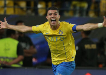 Cristiano Ronaldo renova com o Al-Nassr e mira milésimo gol da carreira