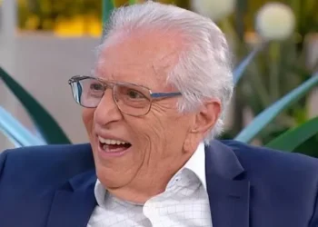 Carlos Alberto de Nóbrega é Internado para Tratar Virose em São Paulo