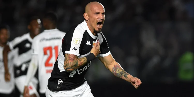 Vasco vence e avança na Copa do Brasil com vitória sólida