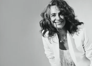 Simone estreia nova turnê em São Paulo com sucessos, surpresas e ‘Pão e poesia’ no repertório