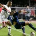 São Paulo vence Talleres na estreia da Libertadores, mas lesão de Oscar preocupa