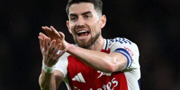 Flamengo acerta com Jorginho e aguarda resposta final do volante para selar contratação