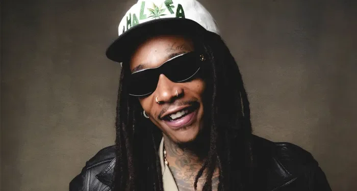 Wiz Khalifa defende teoria da Terra plana, mas usa imagem do planeta esférico em capa de álbum