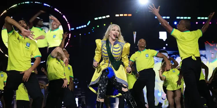 Lady Gaga usou playback no show do Rio? Entenda como funcionam os vocais gravados em grandes apresentações