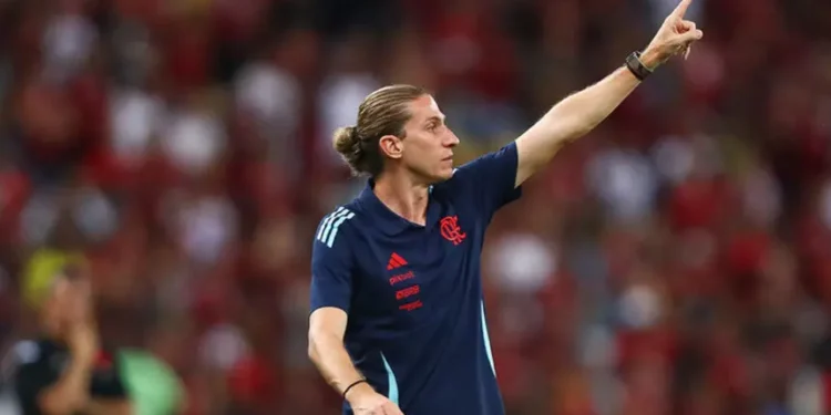 Filipe Luís vive maior pressão no comando do Flamengo