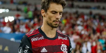 Rodrigo Caio retorna ao Flamengo como auxiliar técnico e reforça comissão permanente
