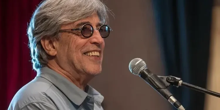 Ivan Lins celebra 80 anos com produção intensa e obra marcada por amor e engajamento