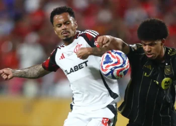 Filipe Luís revela plano ousado para encarar o Bayern nas oitavas do Mundial