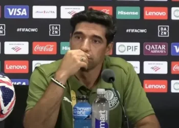Abel Ferreira comenta desafio contra Messi e exalta oportunidade no Mundial