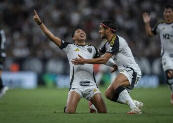 Com golaço de Rony, Atlético-MG vence o Ceará e se aproxima do G6 no Brasileirão