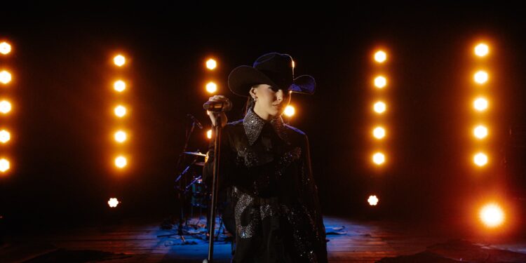 “Let’s Go Rodeo”: Ana Castela mira o country americano, mas perde a alma do sertanejo?