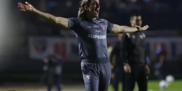 São Paulo confirma saída de Zubeldía; Hernán Crespo é cotado como possível substituto