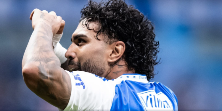 Gabigol brilha em goleada do Cruzeiro e dedica gol a Rafaella Santos após rumores de separação