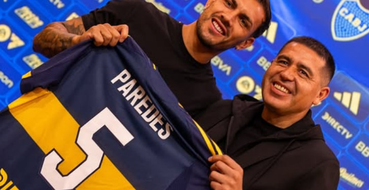 Com recepção de gala na Bombonera, Leandro Paredes é apresentado no retorno ao Boca Juniors