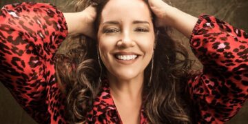 Ana Carolina surpreende fãs ao ignorar hits em show que celebra 25 anos de carreira