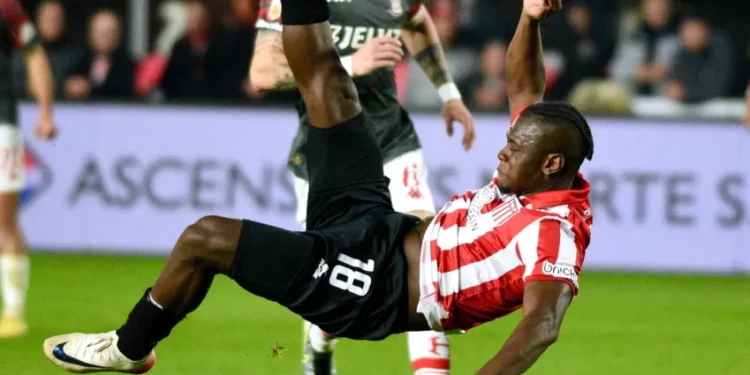 Gol de placa! Colombiano marca de bicicleta e comanda virada do Estudiantes na Argentina