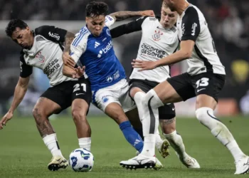 Empate sem emoção: Corinthians e Cruzeiro ficam no 0 a 0 e saem insatisfeitos