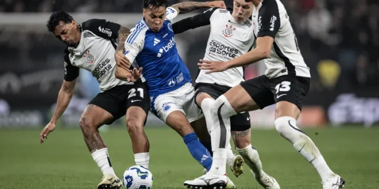 Empate sem emoção: Corinthians e Cruzeiro ficam no 0 a 0 e saem insatisfeitos