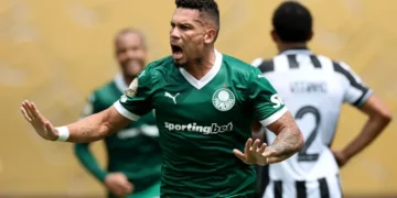 Paulinho passará por nova cirurgia, está fora da temporada e pressiona o Palmeiras a buscar reforço