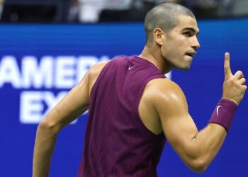 US Open: erro do irmão faz Alcaraz raspar o cabelo e virar assunto no torneio