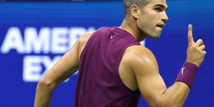 US Open: erro do irmão faz Alcaraz raspar o cabelo e virar assunto no torneio