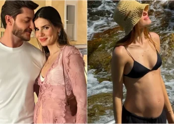 Camila Queiroz mostra barriguinha de grávida durante viagem romântica a Ibiza
