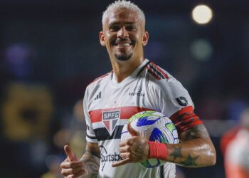 Luciano provoca torcida do Atlético Nacional após classificação do São Paulo na Libertadores