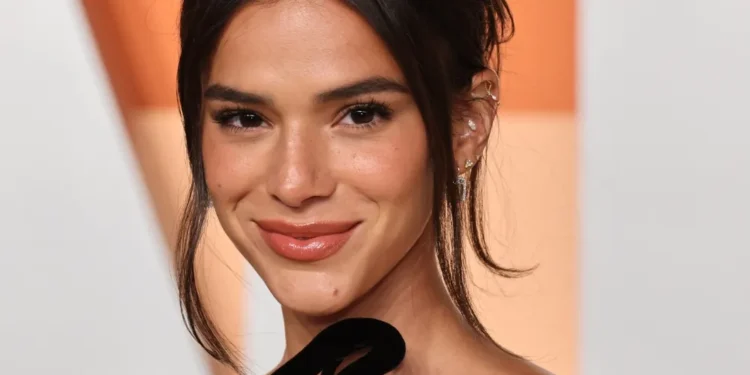 Bruna Marquezine completa 30 anos e recebe homenagens de famosos nas redes sociais