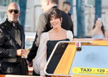 Kris Jenner fala sobre lifting facial e envelhecer com elegância: “Quero ser a melhor versão de mim”