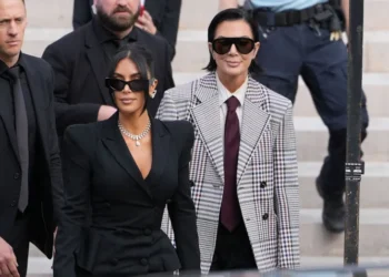 Kim Kardashian revela encontro às cegas armado por Kris Jenner: “Achei que era entrevista de emprego”