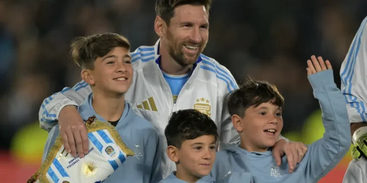 Messi confirma que não jogará contra o Equador após vitória da Argentina
