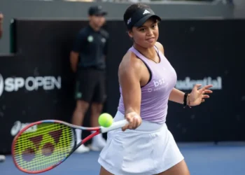 Naná Silva, de 15 anos, faz história no tênis brasileiro após vitória no SP Open