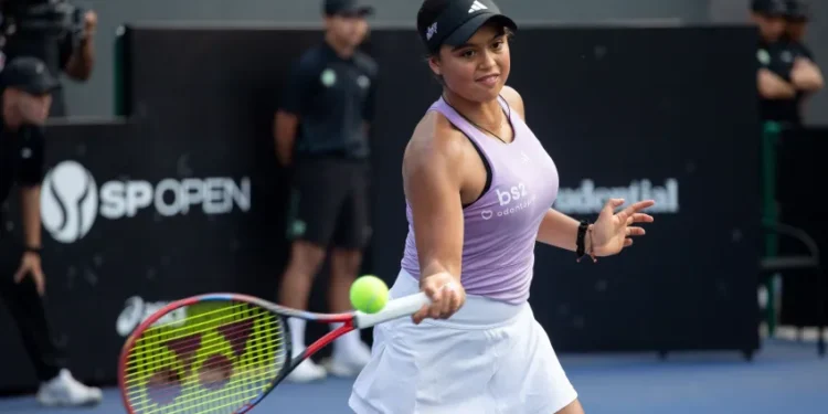 Naná Silva, de 15 anos, faz história no tênis brasileiro após vitória no SP Open