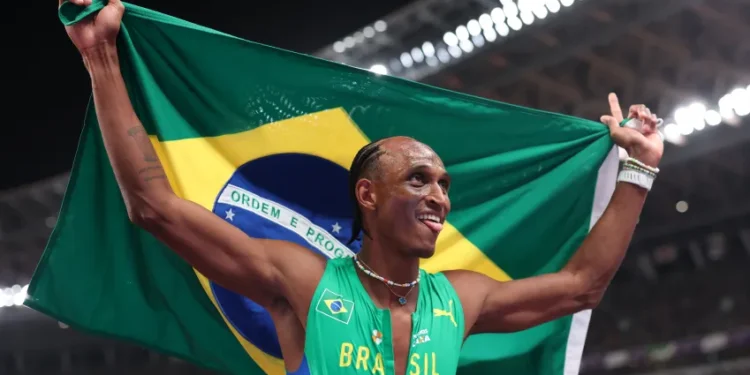 Alison dos Santos é prata nos 400m com barreiras no Mundial de Atletismo