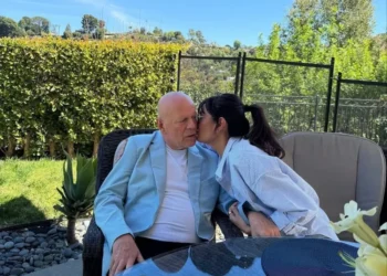 Esposa de Bruce Willis relata como contou às filhas sobre mudança de casa do ator