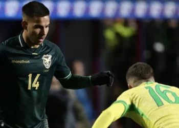 Raphinha critica altitude e arbitragem após derrota do Brasil para a Bolívia