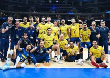 Brasil enfrenta República Tcheca em busca da liderança no Mundial de Vôlei