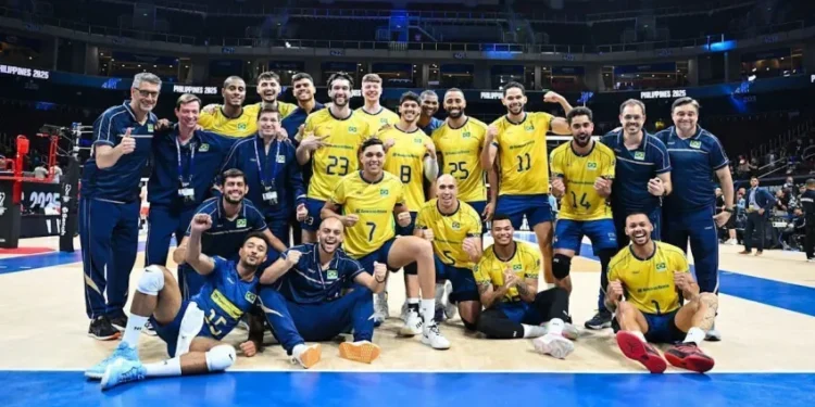 Brasil enfrenta República Tcheca em busca da liderança no Mundial de Vôlei