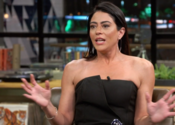 Carol Castro relembra perseguição na adolescência e assédio após estreia na TV