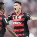 Rayan comemora gol em clássico e destaca melhor fase no Vasco