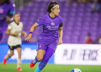 Após vencer câncer, Luana Bertolucci retorna aos gramados pelo Orlando Pride