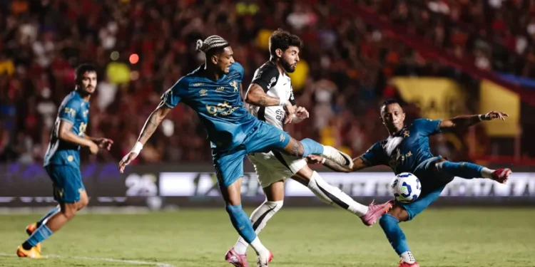 Corinthians protesta contra tratamento à torcida na Ilha do Retiro e cobra explicações